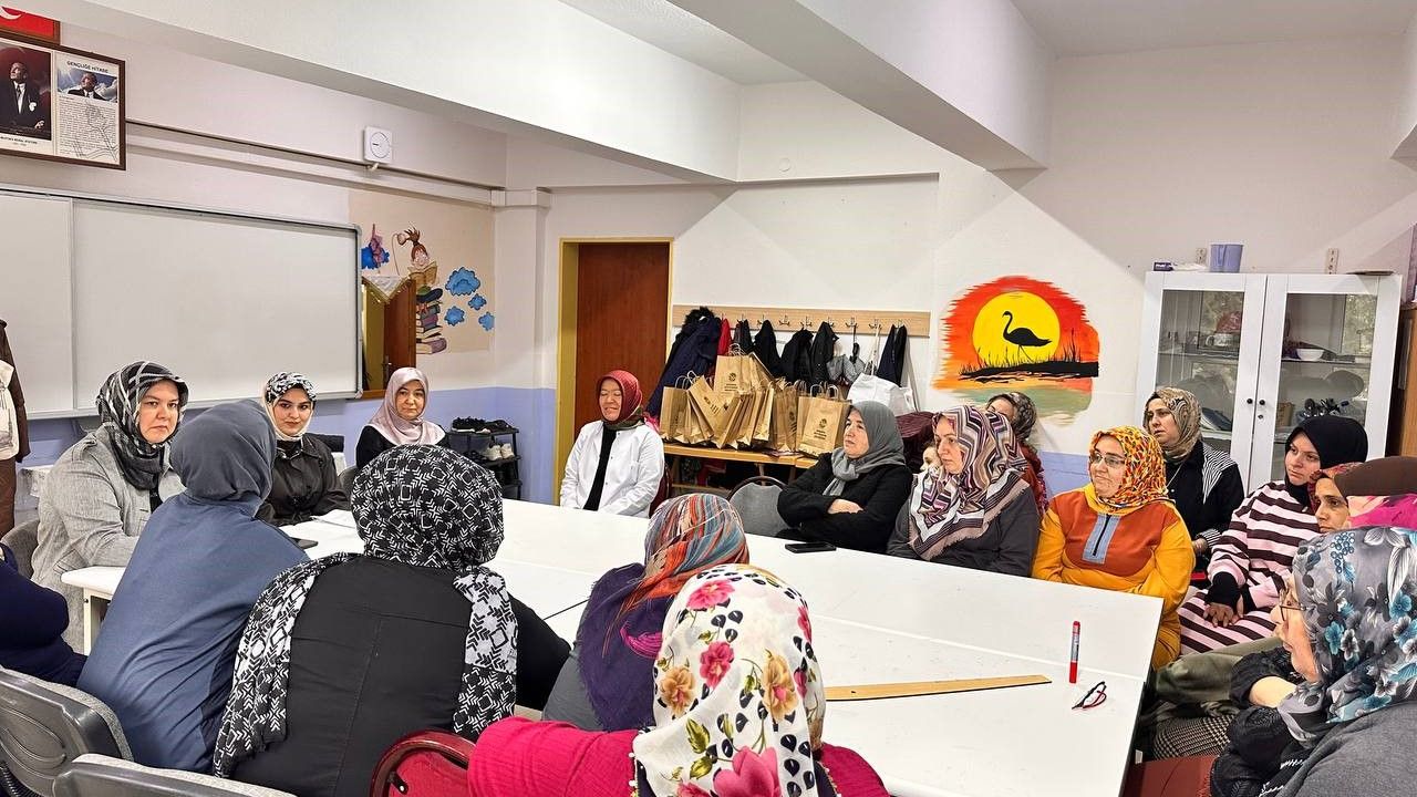 Kırsaldaki kadınlara aile içi iletişim desteği: Uzmanlar ilçe ilçe dolaşıyor