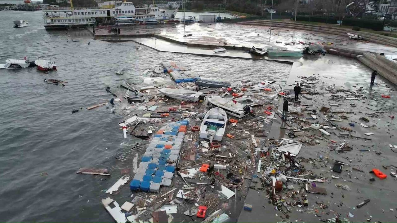Tumay Gören'den dikkat çeken uyarı: Tekneler fırtınada değil, pahalı limanlarda batıyor