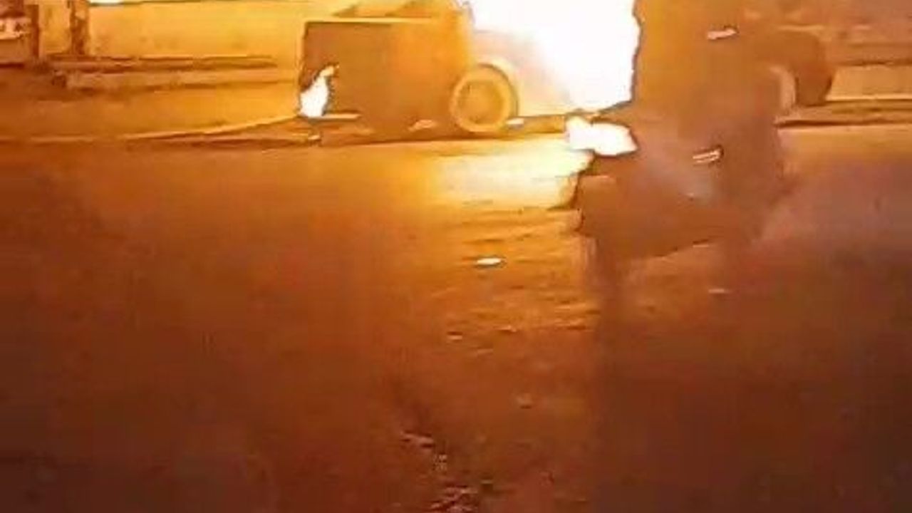 Park halindeki otomobil yandı, sahibi tarafından yakıldığı öne sürüldü