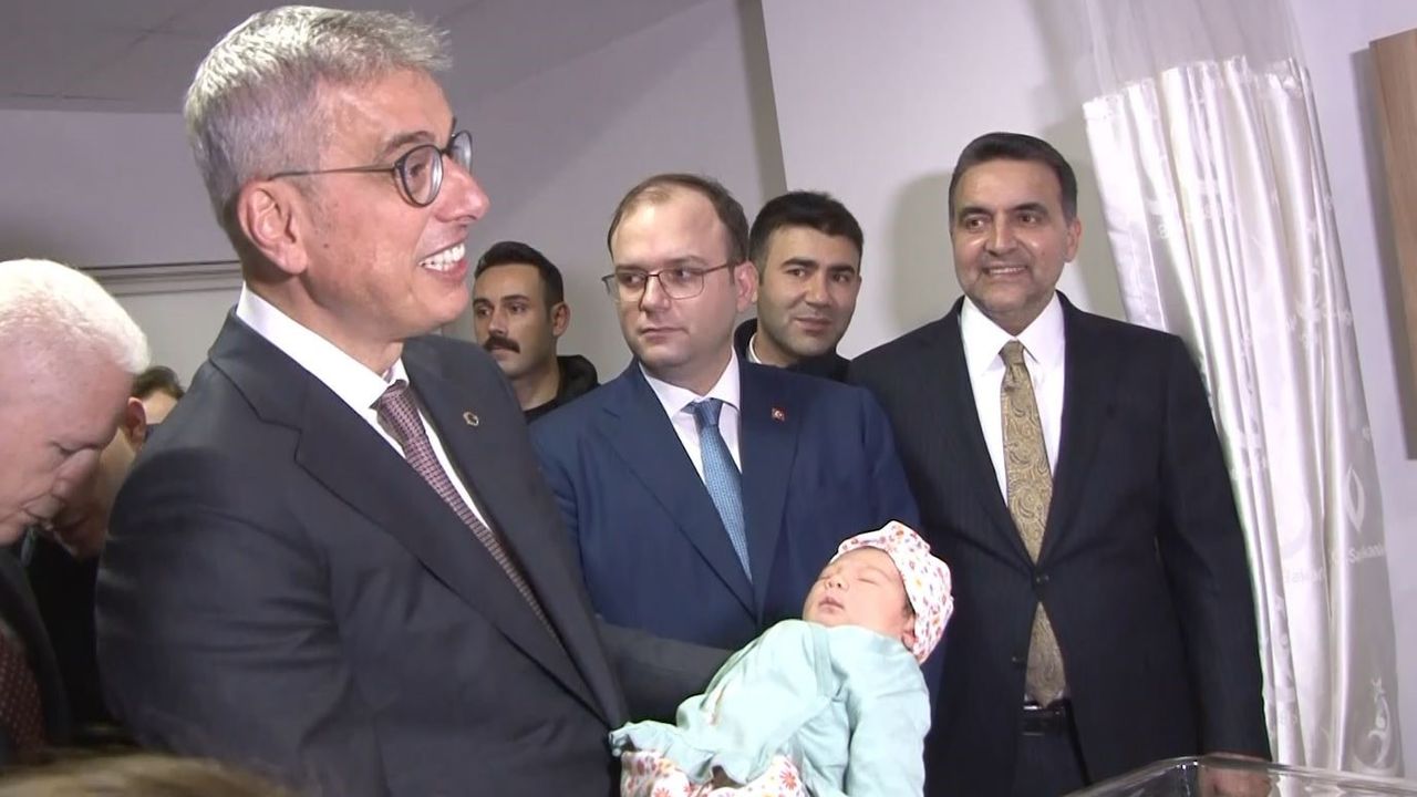 Bakan Memişoğlu ve Vali Gül’den yılın ilk bebeklerine ziyaret