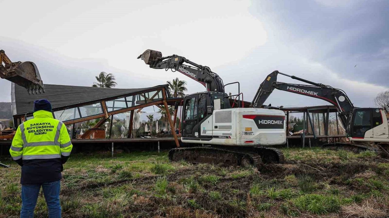 Sapanca Gölü Kıyısında 89 Kaçak Yapı Kaldırıldı: ‘Sapanca Park’ Projesi Başlıyor