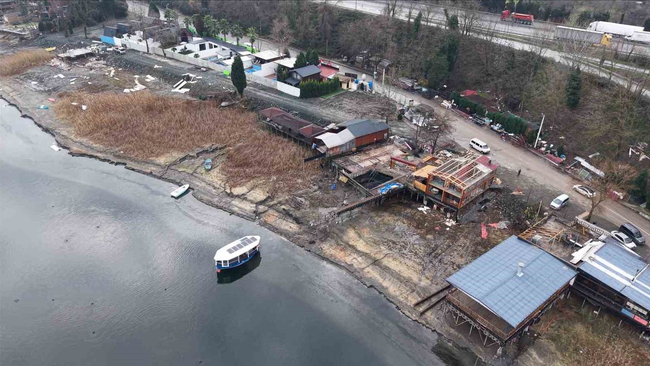 Sapanca Gölü'ndeki kaçak yapılar için ekipler sahaya iniyor