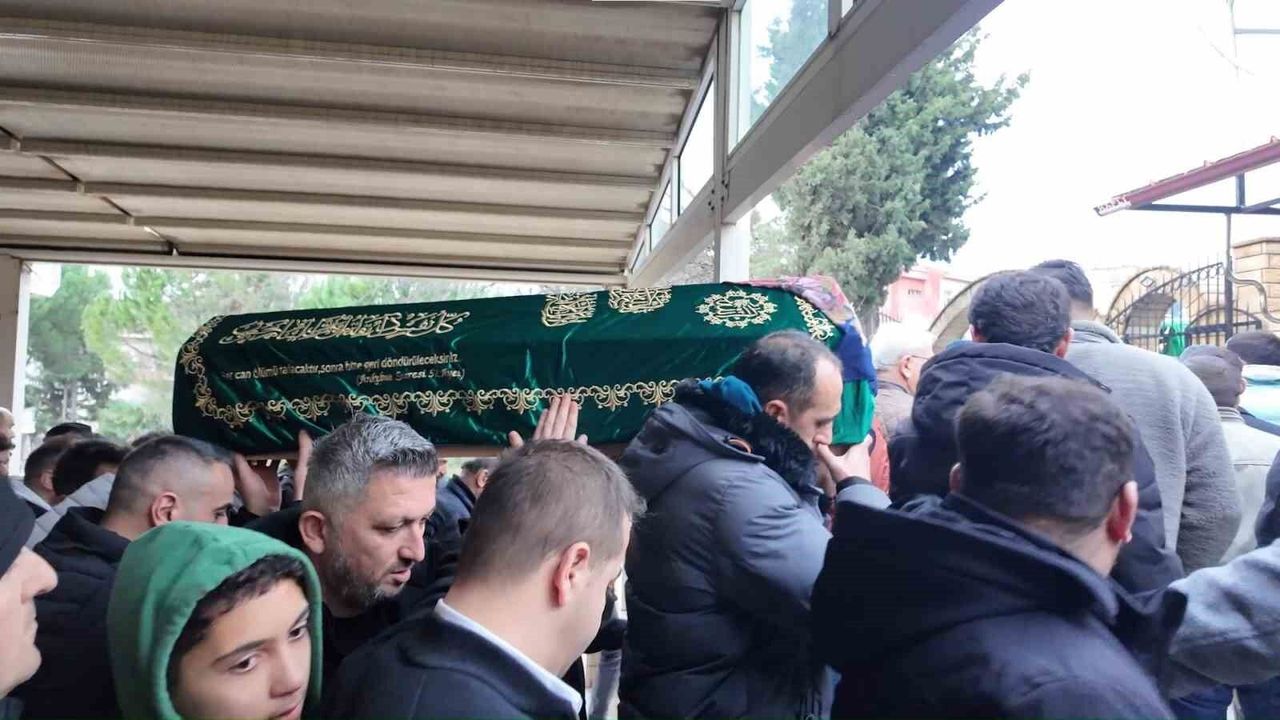 Sapanca’da havuza düşen 3 yaşındaki İnci, Tuzla’da toprağa verildi