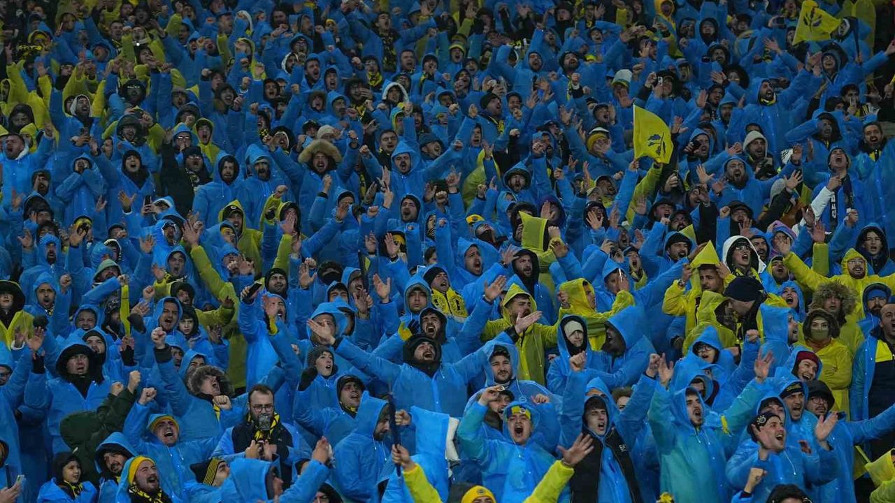 Süper Kupa Finalini 58 Bin 397 Taraftar Tribünden Takip Etti