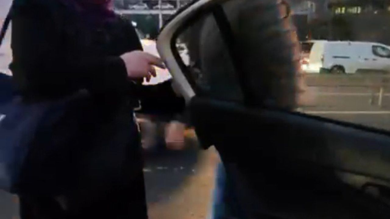 Taksici trafiği yoğun buldu, aldığı yolcuyu tekrar indirdi