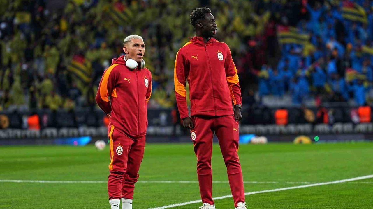 Turkcell Süper Kupa: Galatasaray: 0 - Fenerbahçe: 0 (Maç devam ediyor)