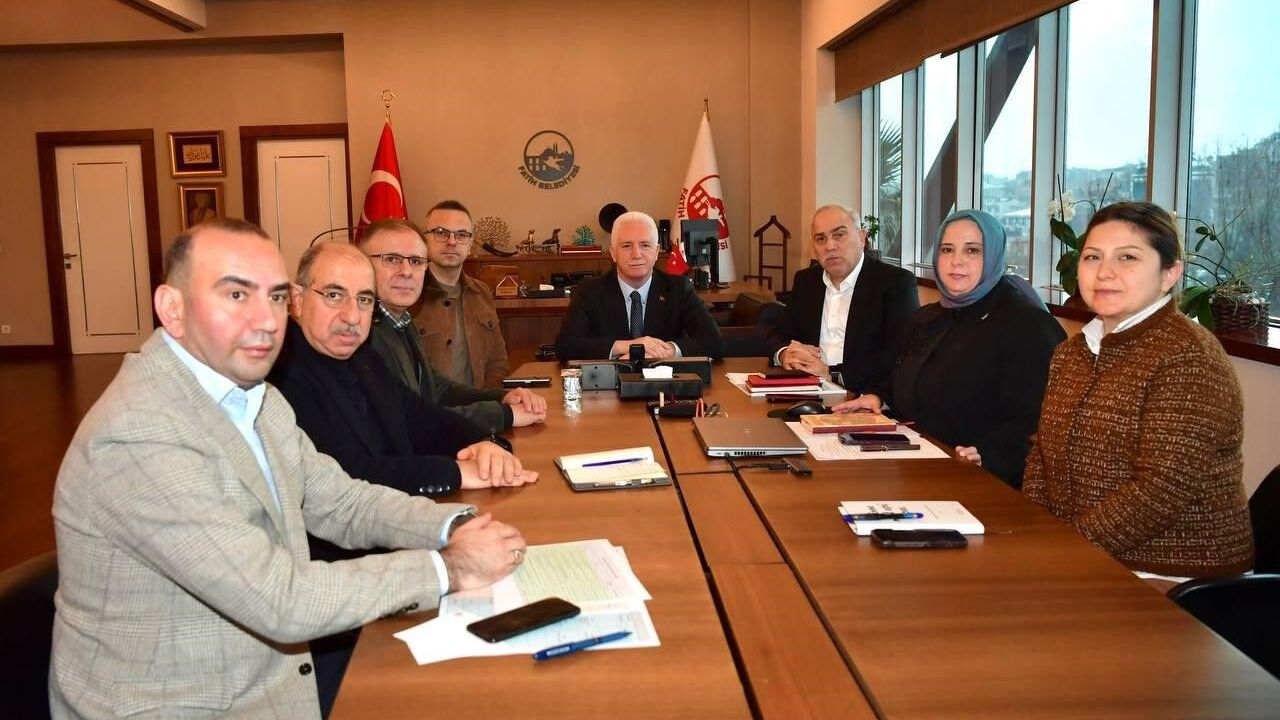 Vali Davut Gül başkanlığında Fatih'te kültürel mirasın korunması değerlendirme toplantısı düzenlendi