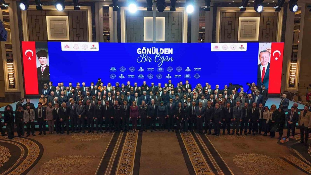 Vali Gül: '100 bin çocuğumuza sıcak yemek ulaştırmayı hedefliyoruz'