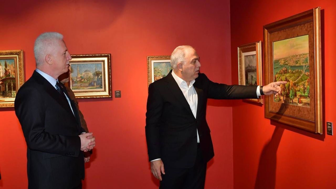 İstanbul’un Sanat Hafızasına Yolculuk: Vali Gül, ‘SafiStanbul’ Sergisini Gezdi