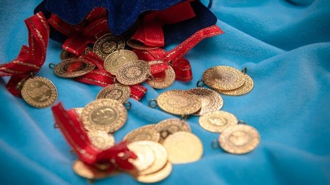 Altın Fiyatı Şaşırtmaya Devam Ediyor