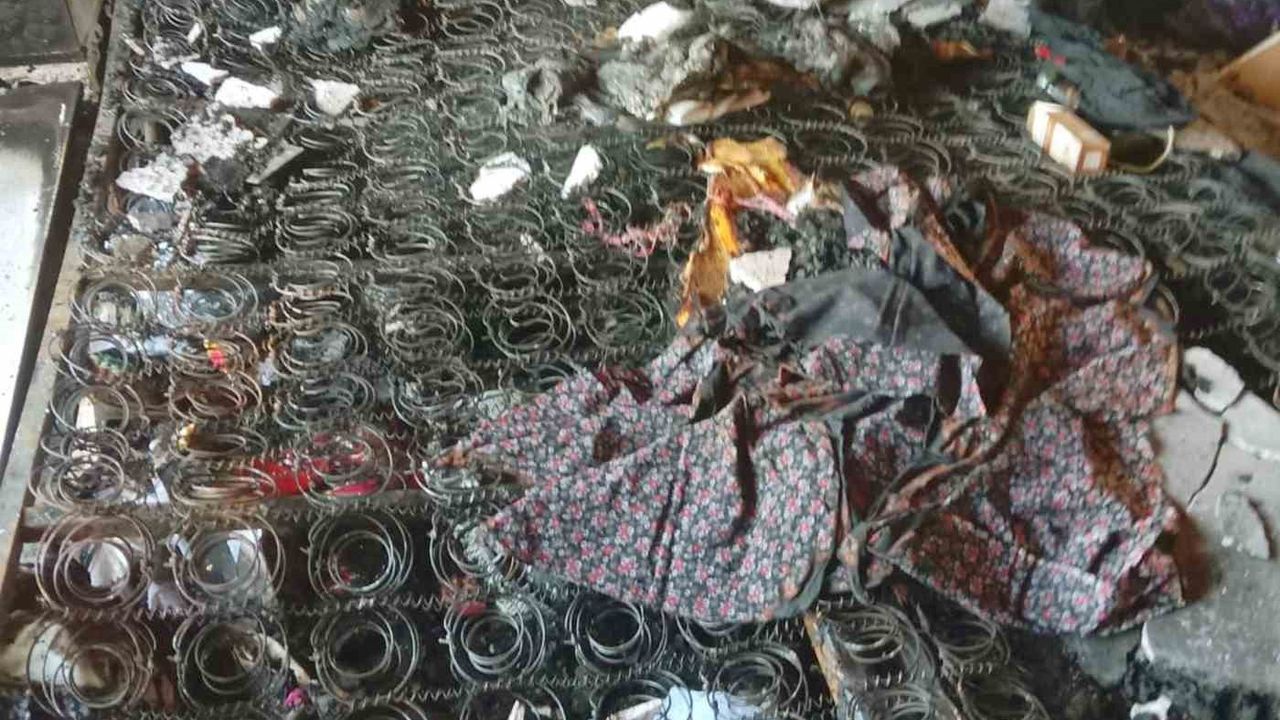 Gaziantep’te kırsal mahallede yangın: Tüm ev küle döndü, vatandaşlardan itfaiye talebi