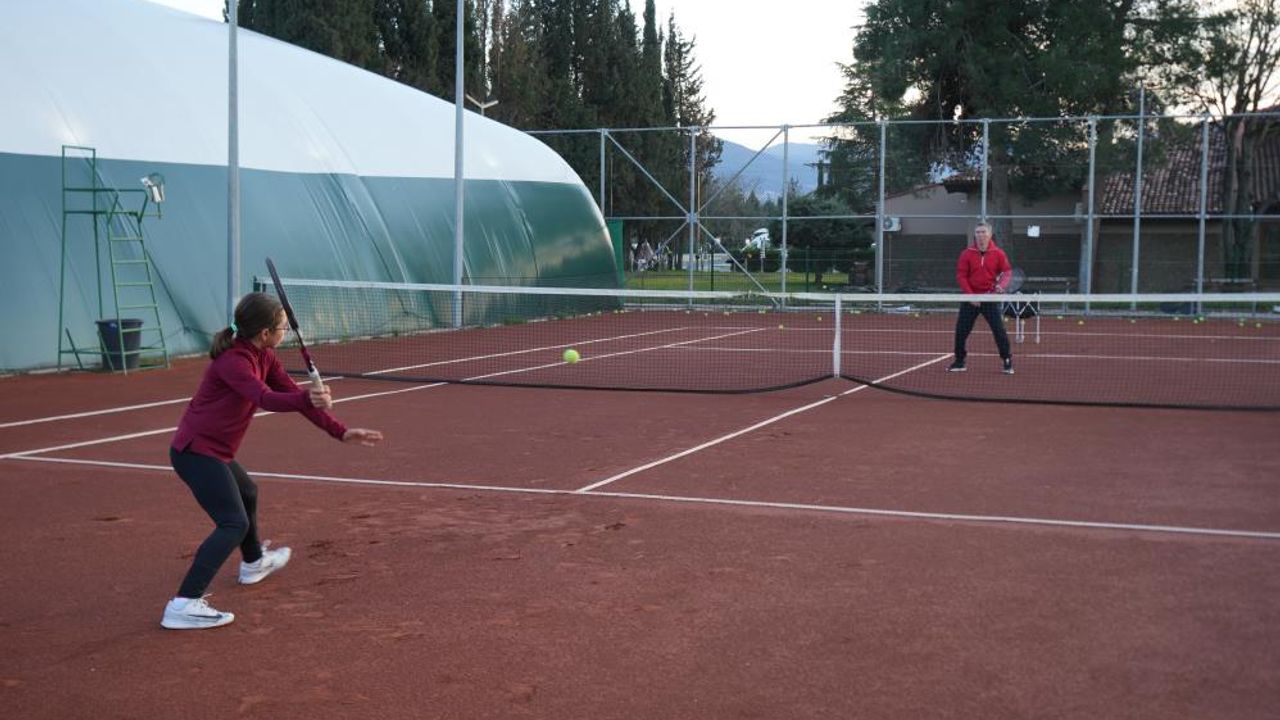 Kocaeli’den Avrupa’ya: 10 Yaşındaki Asya Kandemir’den Rekor Başarı