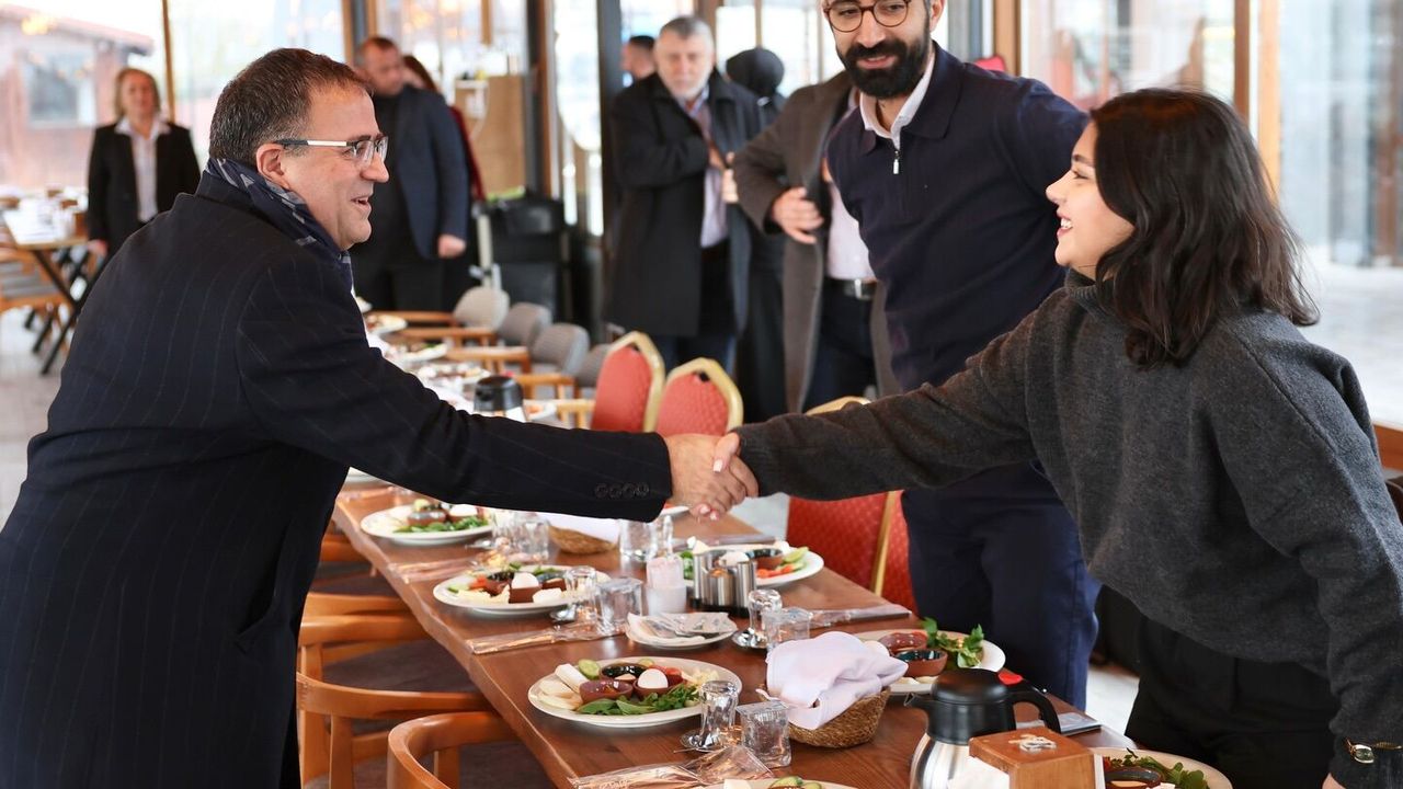 Derince’de istihdam için güçlü adım: Başkan Gökçe firmalarla buluştu