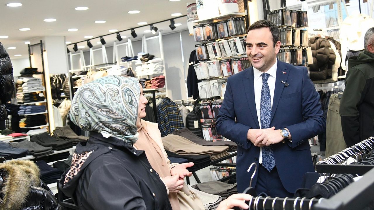 Başkan Yasin Özlü Başiskele’de Esnaf ve Vatandaşlarla Buluştu