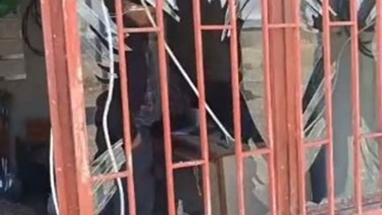 Konya’da yıldırım paniği: Evler zarar gördü, toprak yarıldı