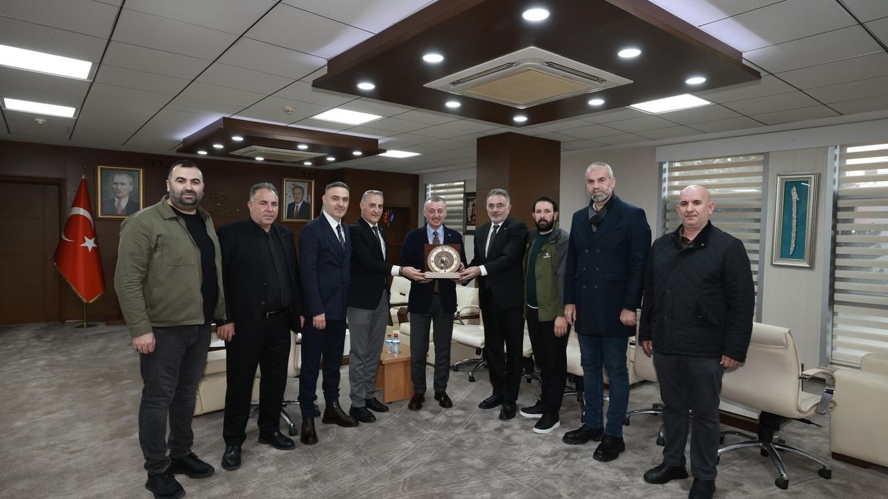 Başkan Büyükakın STK ve Dernek Temsilcileriyle Bir Araya Geldi