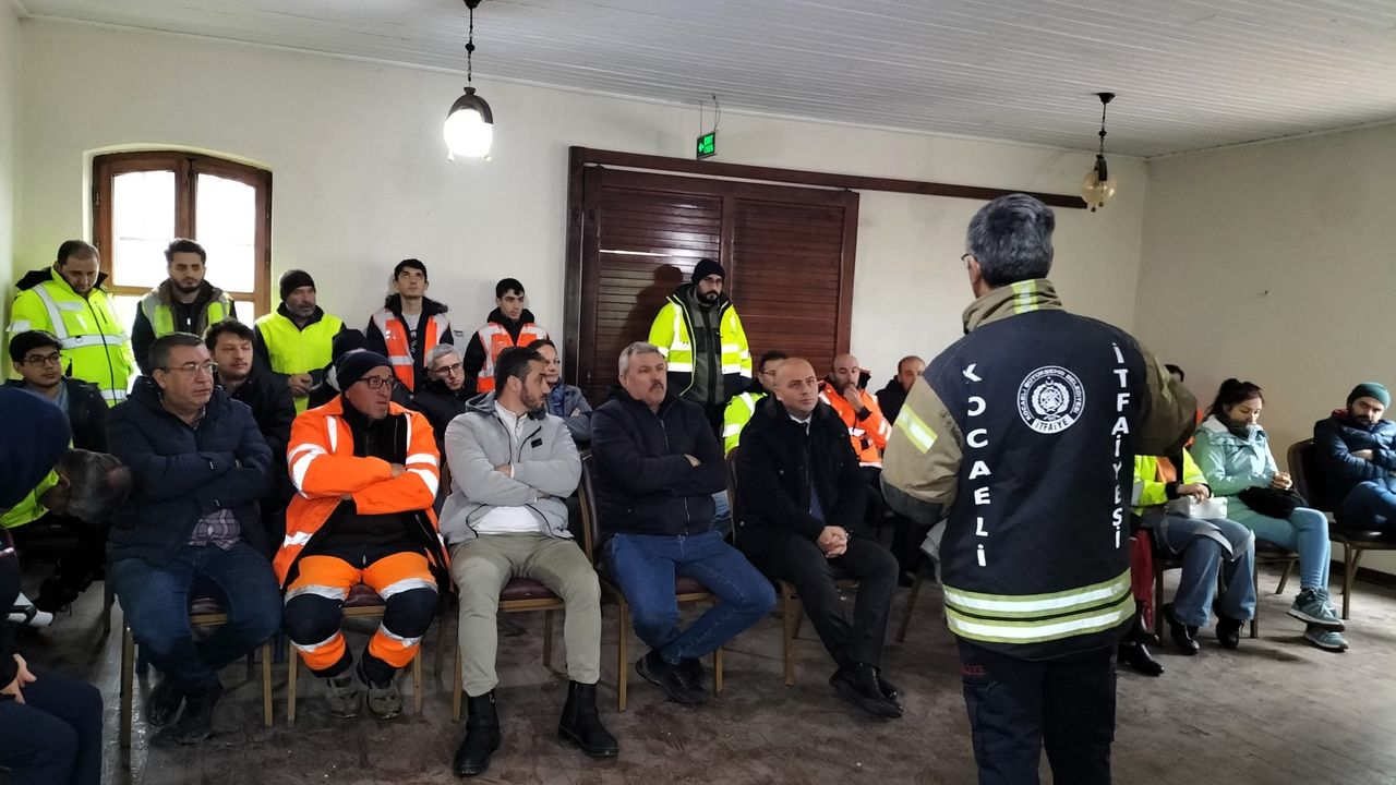 Büyükşehir İtfaiyesi’nden TCDD personeline yangın eğitimi