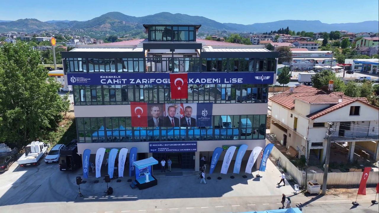 Gençler, Geleceğe Kocaeli Büyükşehir Akademi Liseleriyle Hazırlanıyor