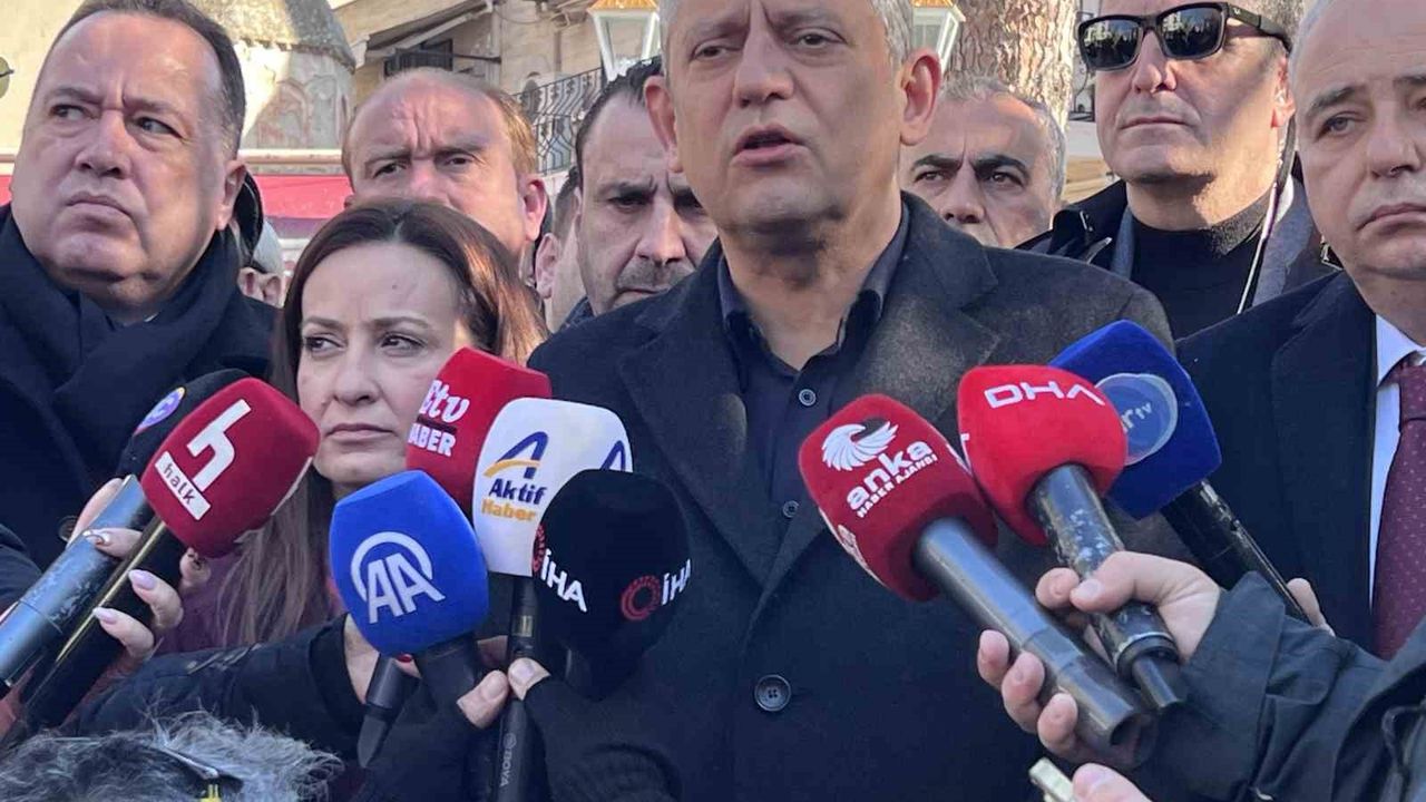 Özgür Özel Manisa'da Konuştu: Suriye'de Barış Türkiye'yi Kalkındırır