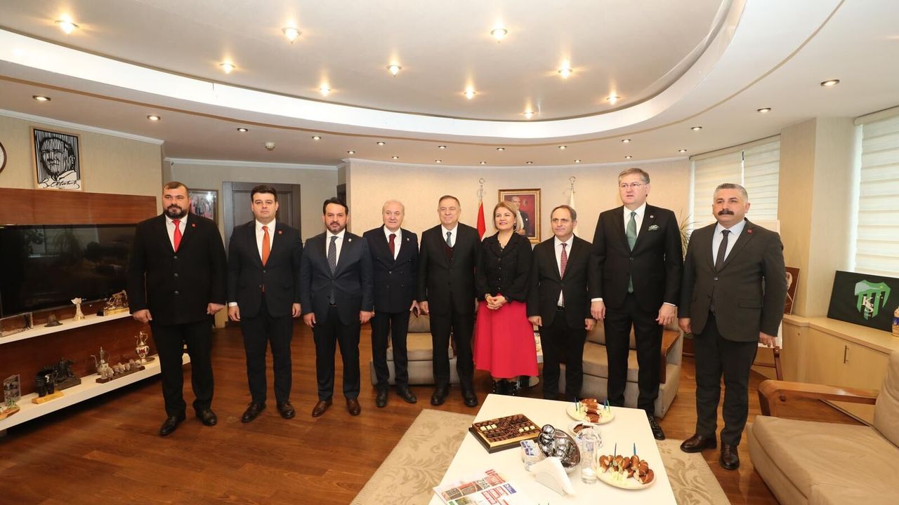 Sosyal belediyecilik vurgusu: CHP heyetinden İzmit’e dikkat çeken ziyaret