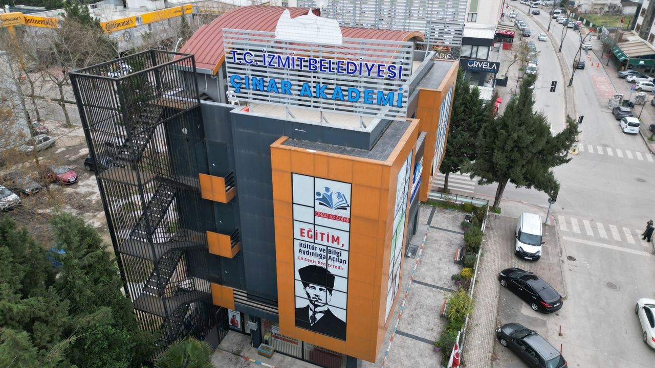 İzmit Belediyesi Çınar Akademi Sınavlara Yönelik Yoğunlaştırılmış Eğitim Başlatıyor
