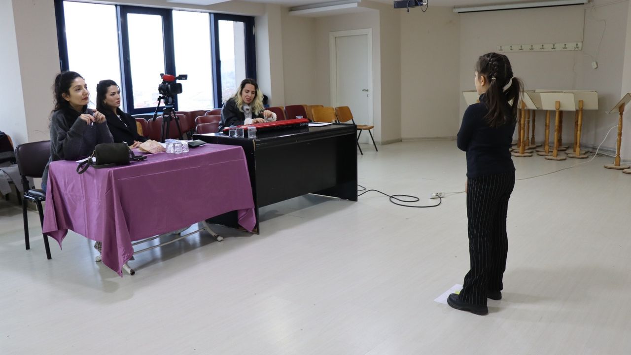 İzmit’te yetenekli minikler sahnede: Çınar Çocuk Korosu seçmeleri tamamlandı