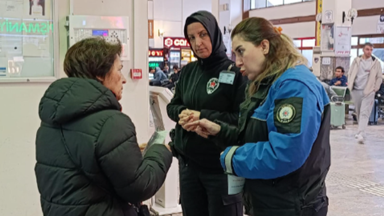 Kocaeli Emniyeti’nden çocuklara ve vatandaşlara yönelik bilgilendirme çalışması