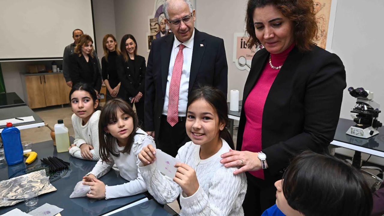 Kocaeli’nin yeni nesil araştırma üssü KOÜ Bilimpark, minik kaşifleri ağırladı