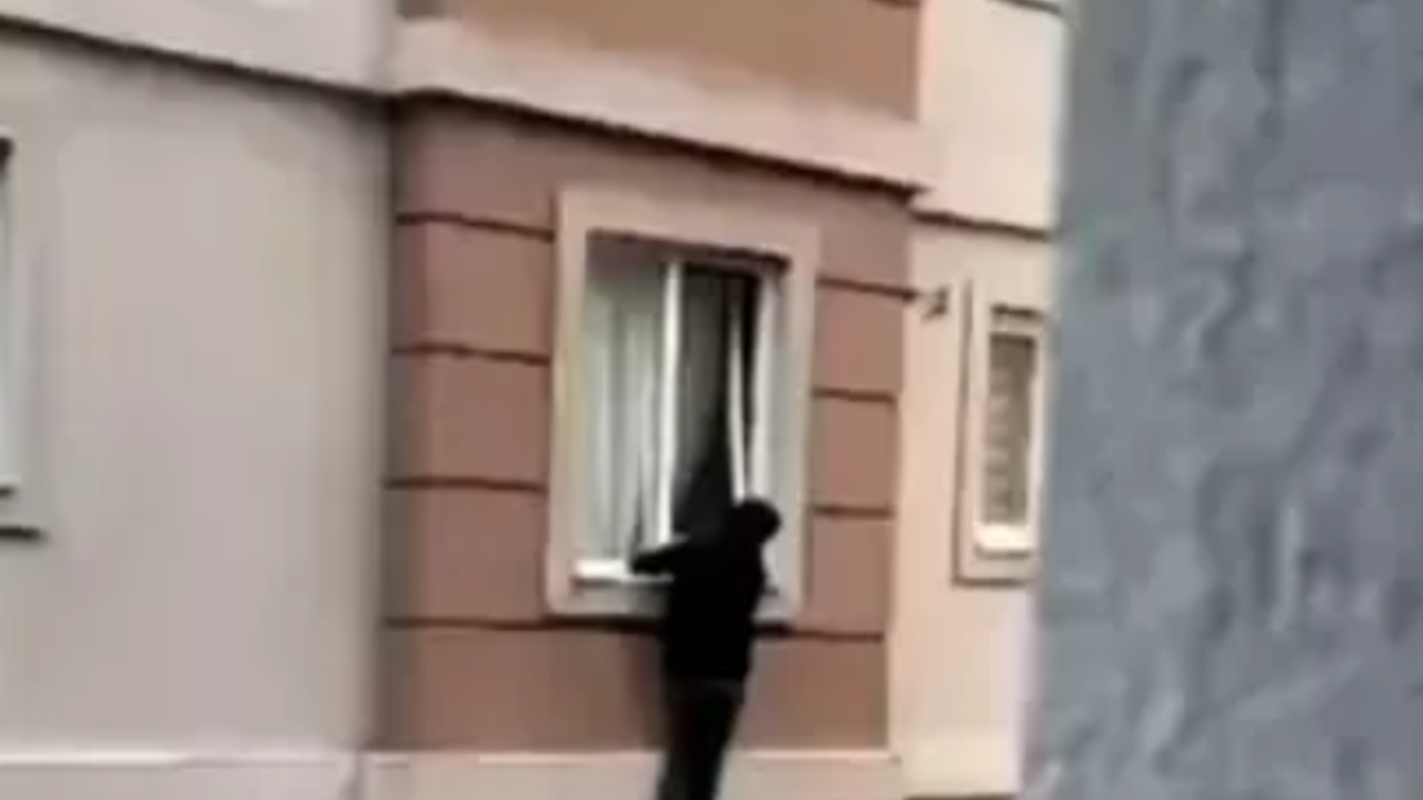 Ümraniye’de Aile Evi Basınca İki Genç 4.Kattan Atladı