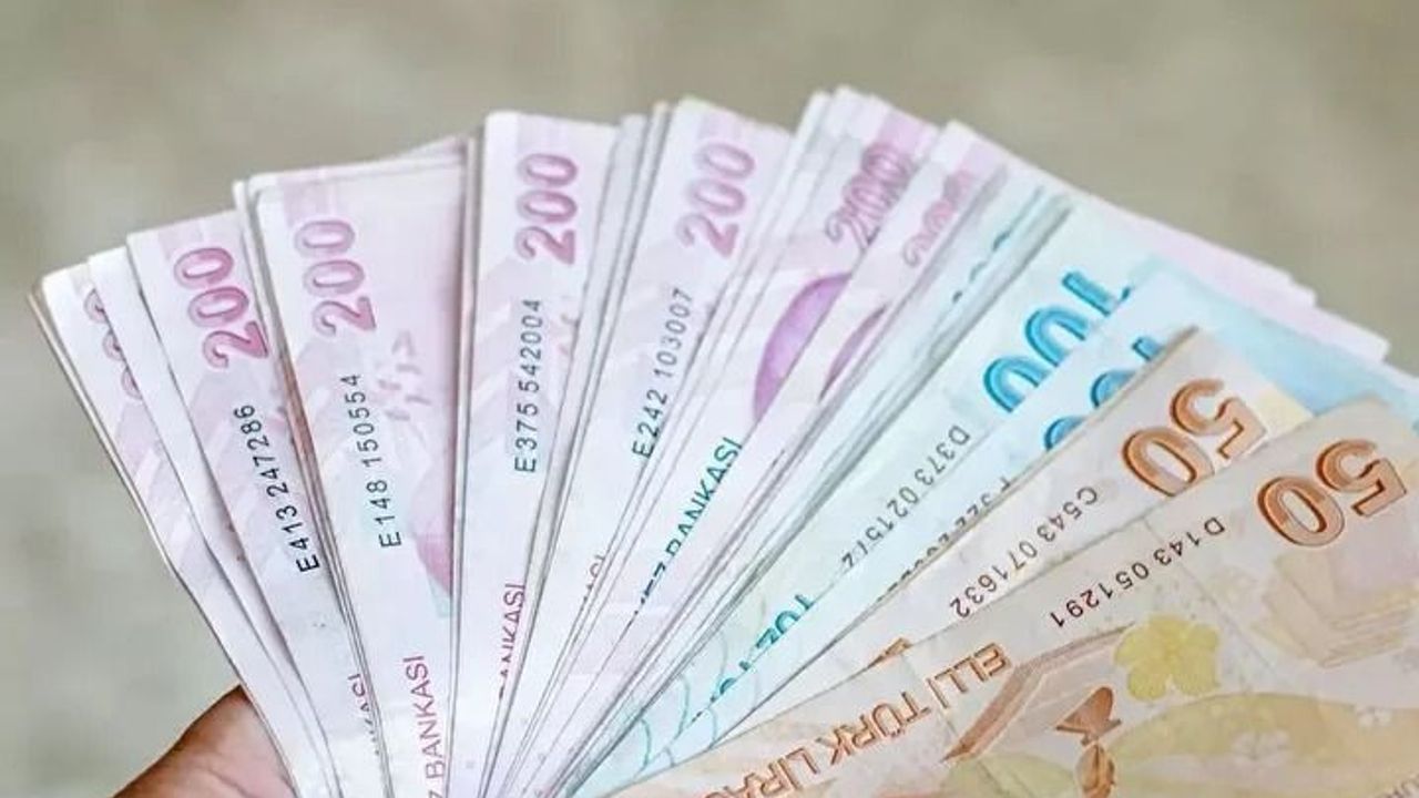 Emeklilere Ne Kadar Bayram İkramiyesi Verilecek? Hükümetin Masasında İki Rakam Var