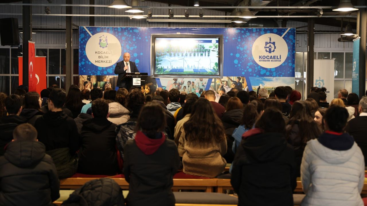 Kocaeli Bilim Merkezi’nde dikkat çeken program: Geleceğin enerjisi çocuklara anlatıldı