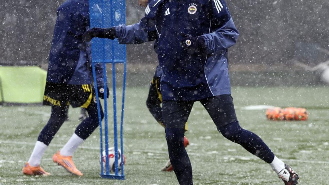 Fenerbahçe, Beyoğlu maçı için sahada: Taktik provalar hız kazandı