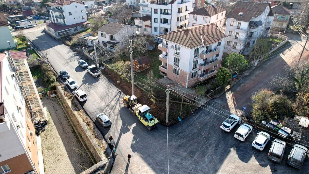 Gölcük’te büyük dönüşüm: Üç mahallede yollar baştan sona yenileniyor