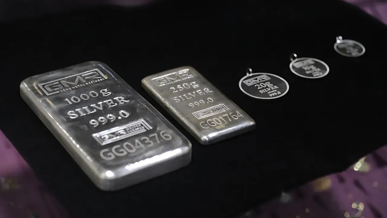 Gümüş yakında ne kadar olacak? Dev banka herkesi şaşırttı!