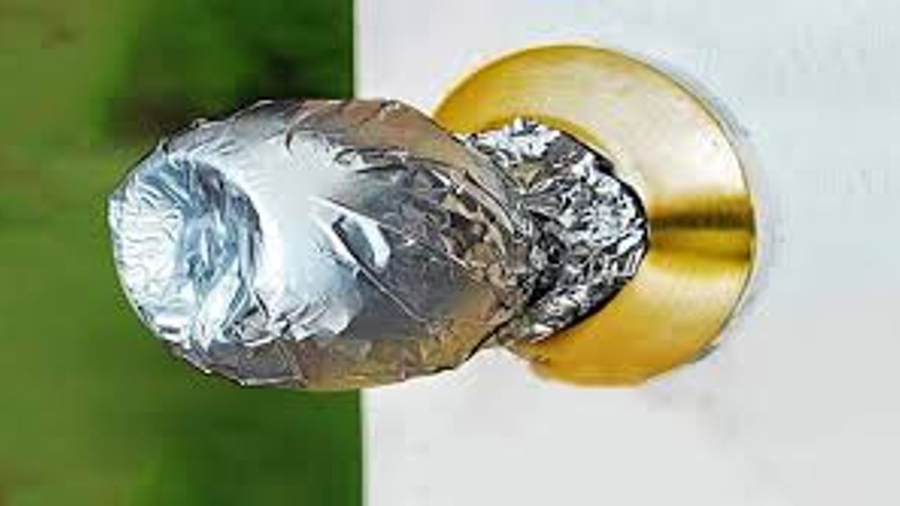 Kapı koluna alüminyum folyo asmaya başladılar: Nedenini duyanlar şaşıracak!