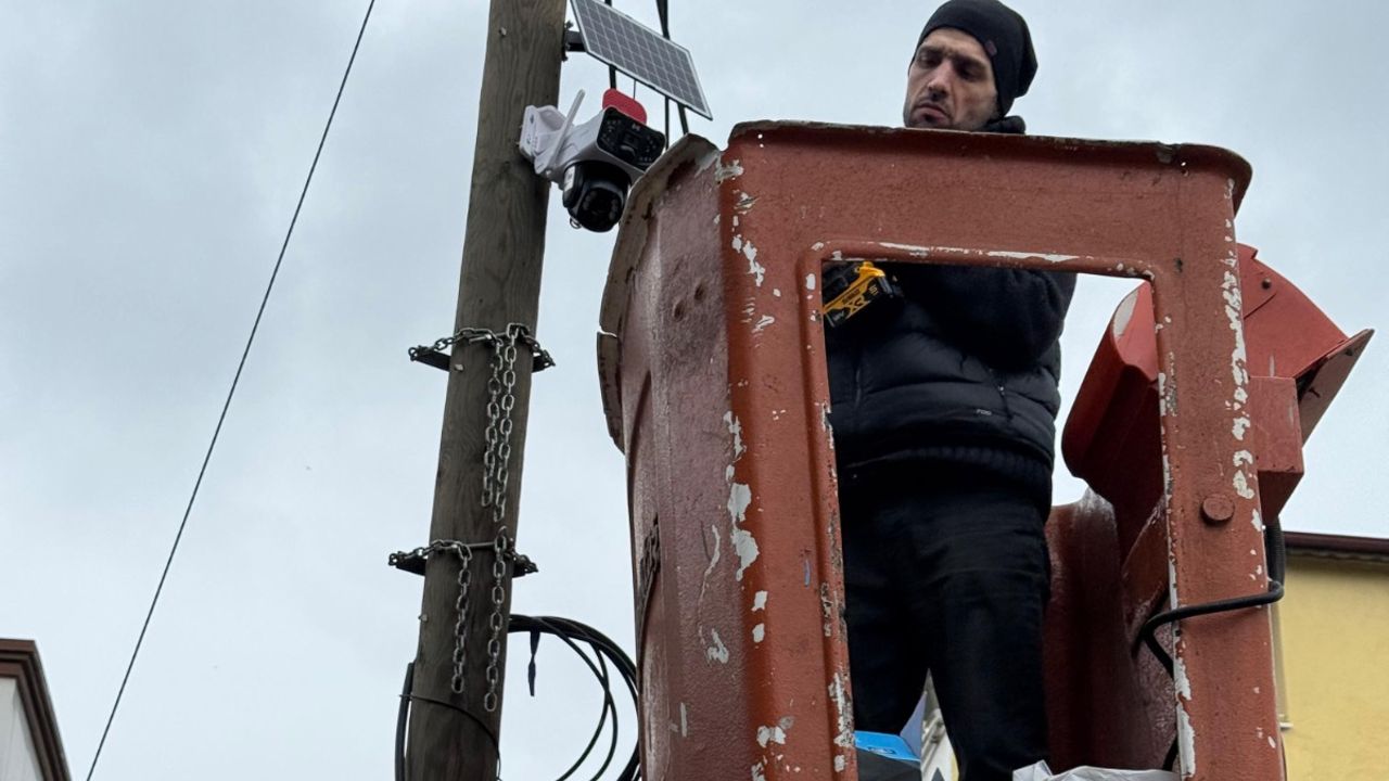 İzmit’te parklar akıllanıyor: Hem güvenlik kamerası hem ücretsiz internet dönemi