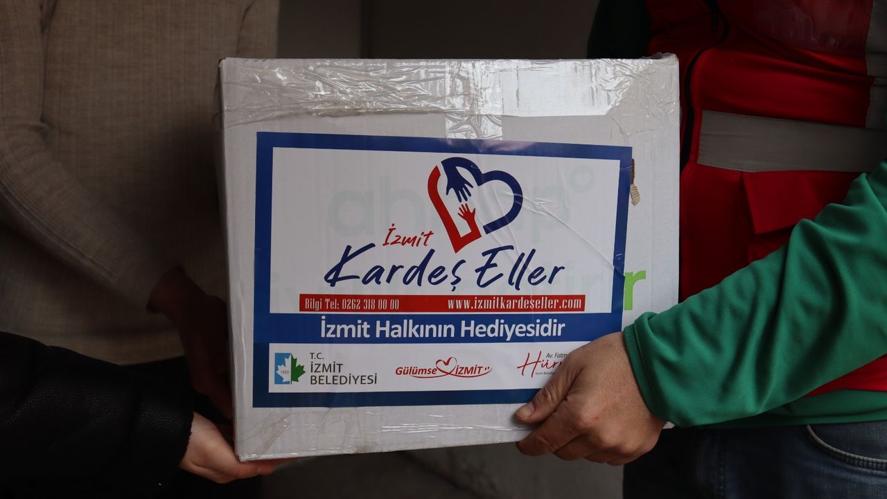 İzmit’te Ramazan Ayında Gıda Kolisi ve Sıcak Yemek Desteği