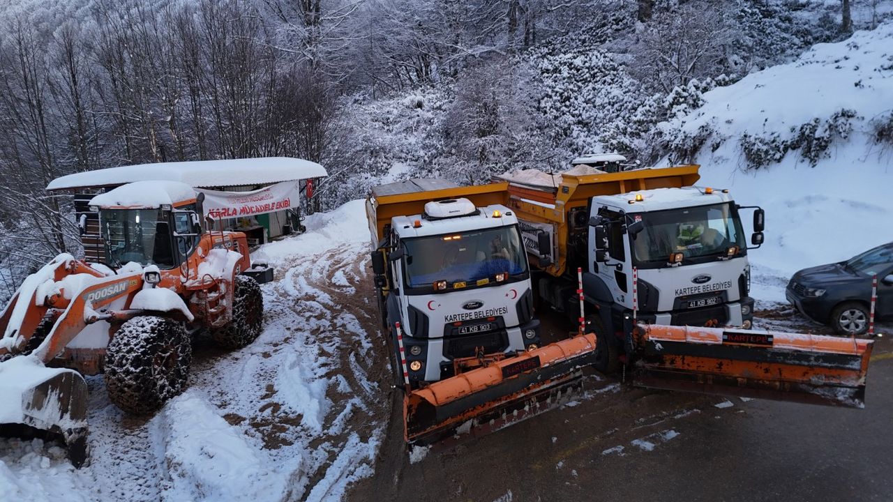 Kartepe’de Kar Mesaisi: Ekipler 7/24 Sahada