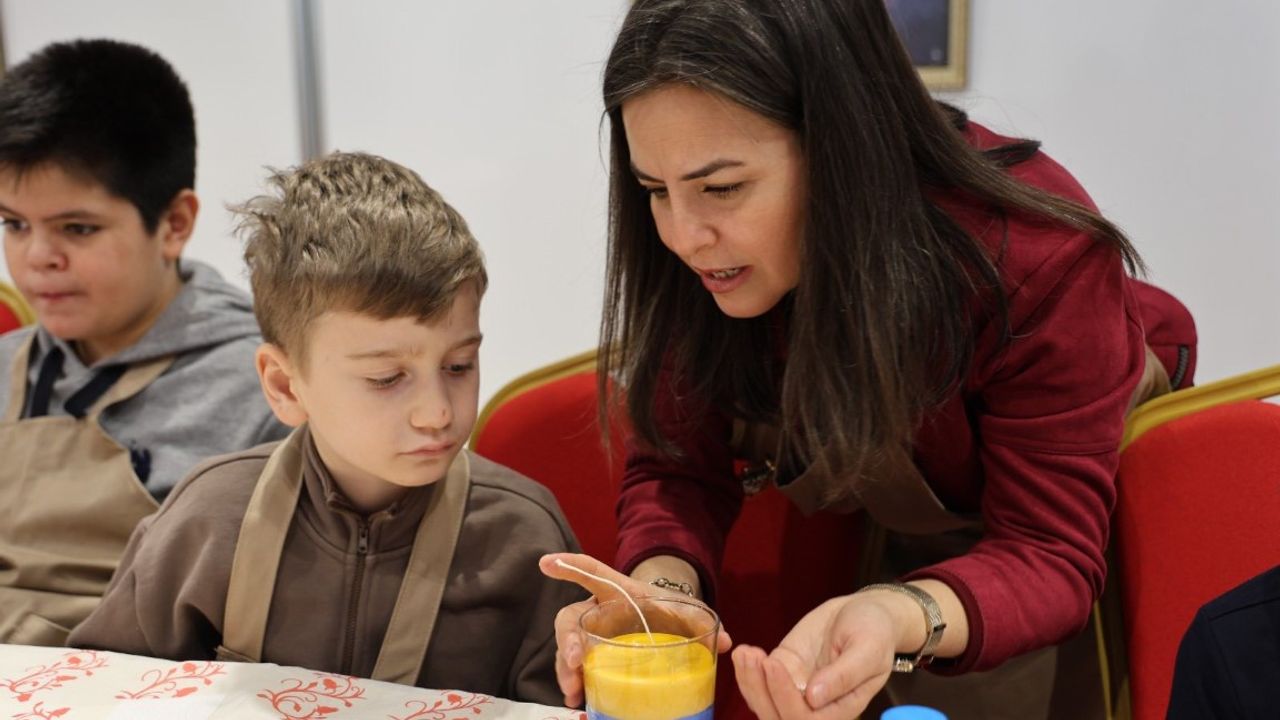Kartepeli öğrencilerin yarıyıl tatili sanatla renkleniyor