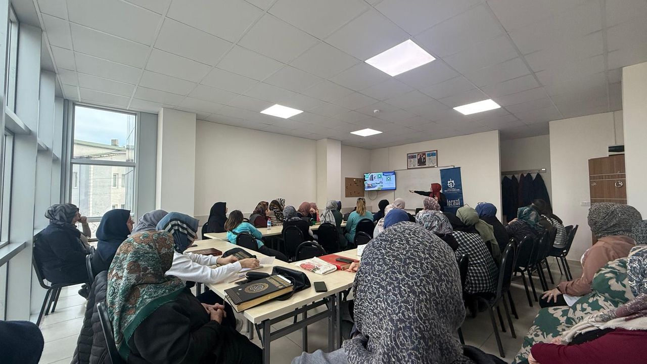 Kocaeli’de kadınlara özel afet eğitimi! 40 noktada binlerce kişiye ulaşıldı