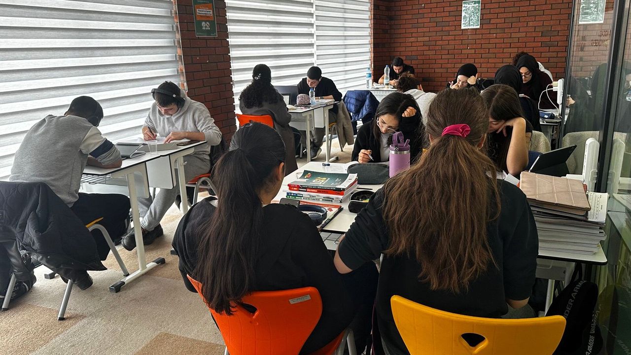 Büyükşehir kütüphaneleri gençlerin tek adresi haline geldi