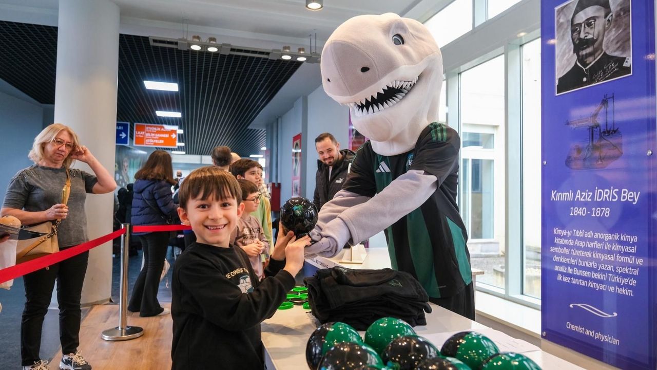 “Okula Bi’ Mola” Etkinliğinde Kocaelispor Rüzgârı Esti