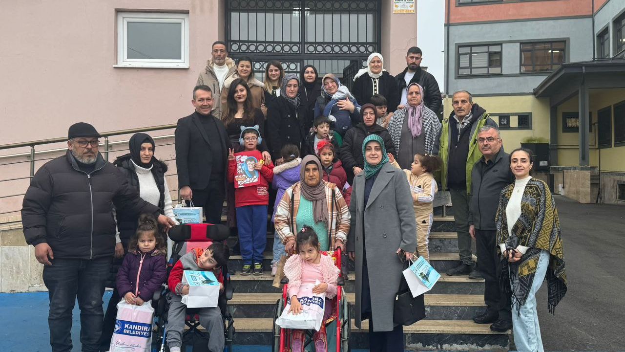 Kandıra Belediyesi’nden Özel Öğrencilere Karne Sürprizi