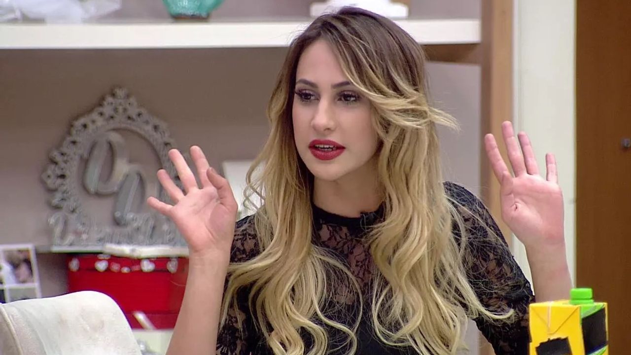 Tutuklanan Fenomen Rabia Karaca'dan 'Uçakta Cinsel Oda, Masada 200 Bin Dolar' İtirafı