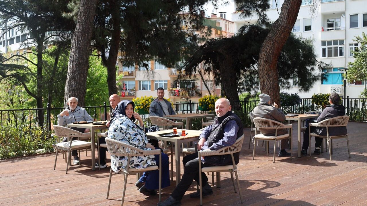 İzmit’te Açılan Saygınlar Kulübü Kısa Sürede Yoğun İlgi Gördü