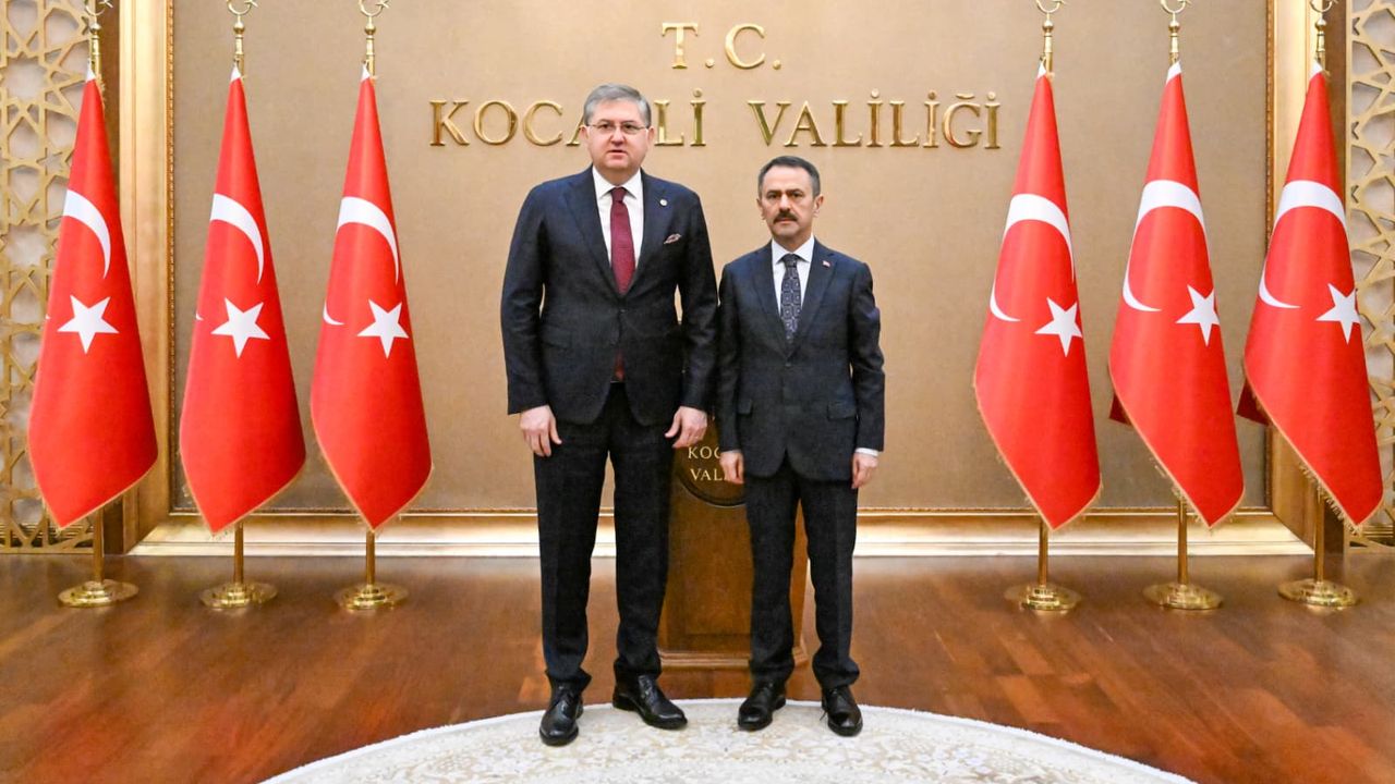 CHP Kocaeli Milletvekili Yıldızlı, Vali Aktaş’ı Makamında Ziyaret Etti