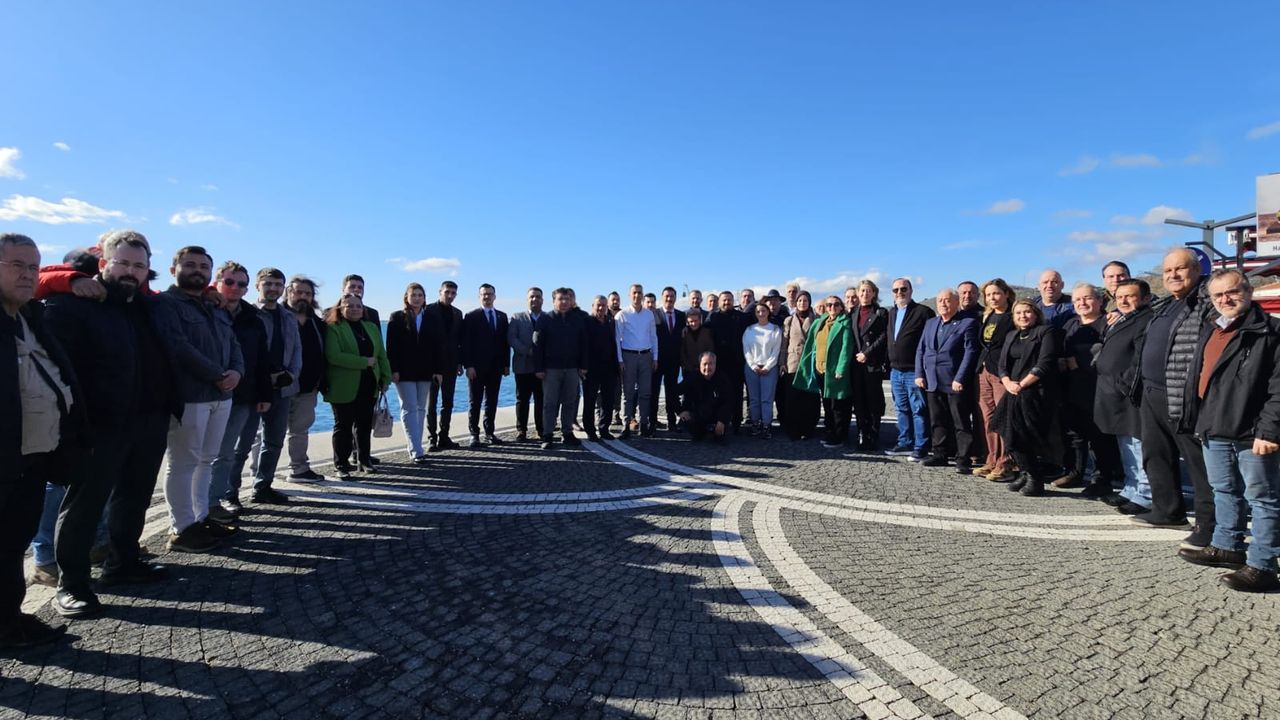 AK Parti Balıkesir İl Başkanı Mehmet Aydemir, Çalışan Gazeteciler Günü’nde Basın Mensuplarıyla Buluştu