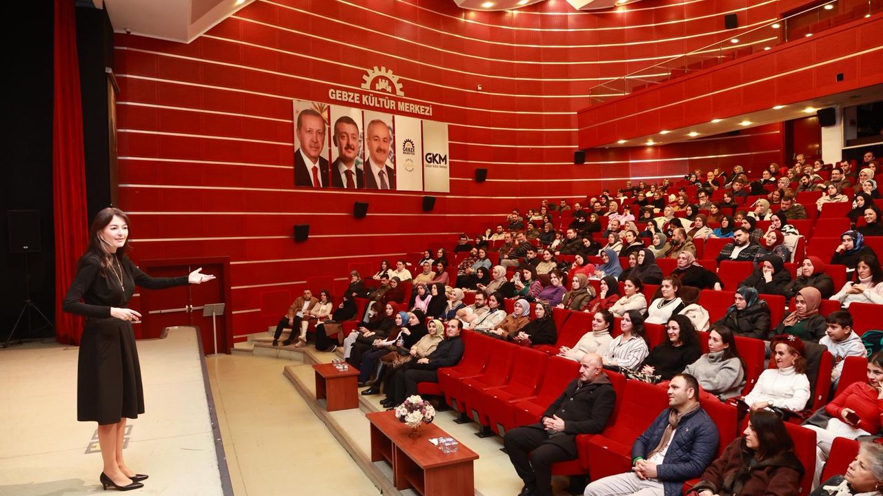Gebze’de kültür dolu hafta sonu: Ebeveynlere söyleşi, çocuklara tiyatro