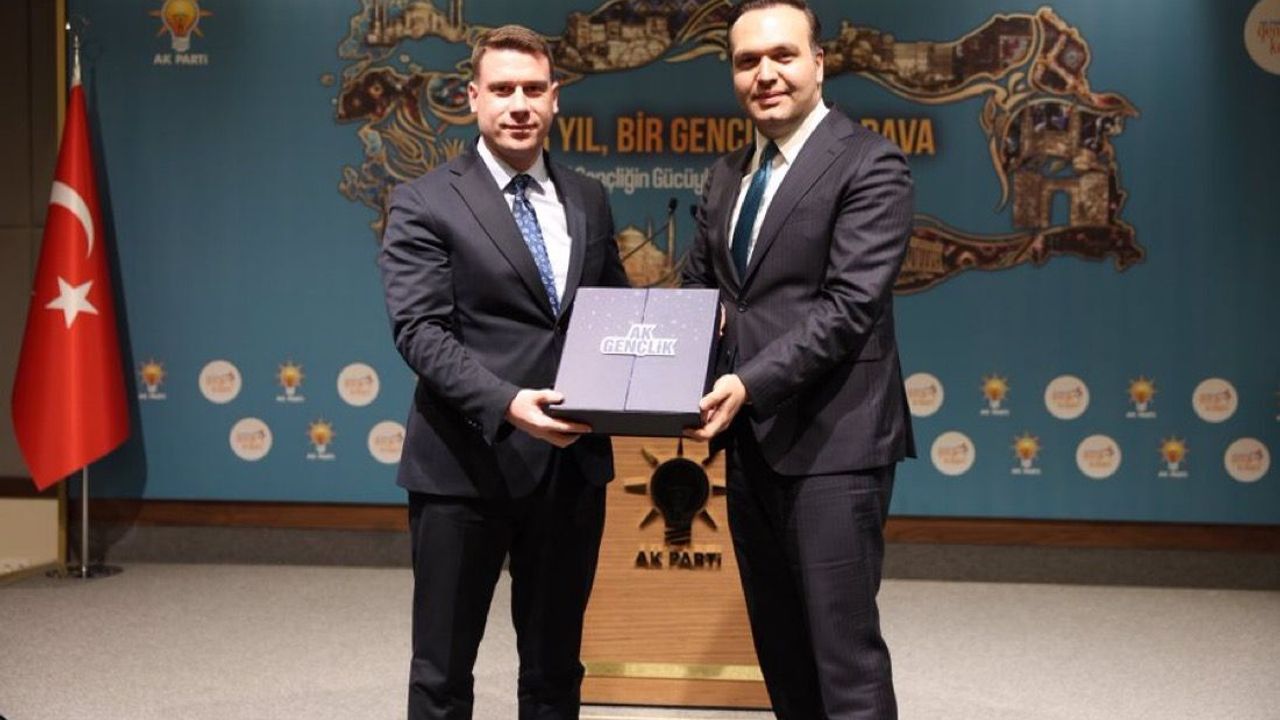 AK Genç Kocaeli’ye Ankara’dan “Yılın En Coşkulu Teşkilatı” ödülü