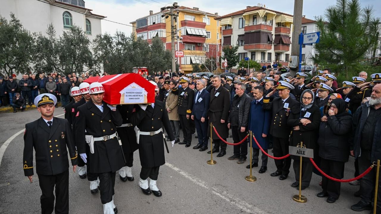 Vali İlhami Aktaş, Kıbrıs Gazisi Ramazan Karasaç’ın Cenaze Törenine Katıldı